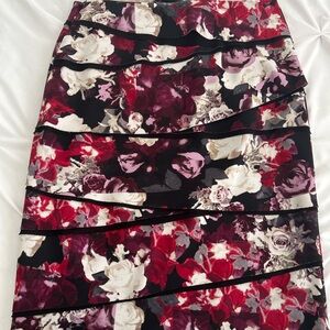 Multicolor skirt.